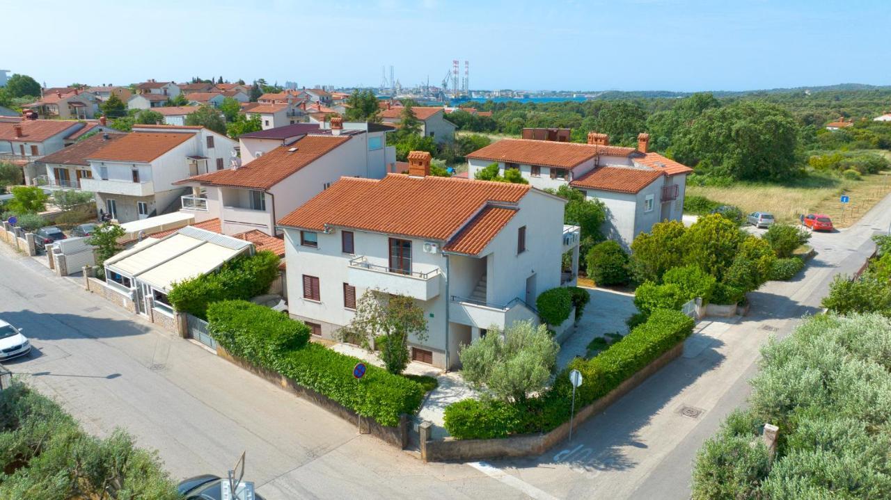 Apartments E&M Pula Buitenkant foto